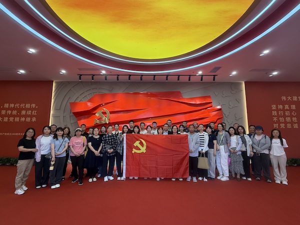 大合影.jpg